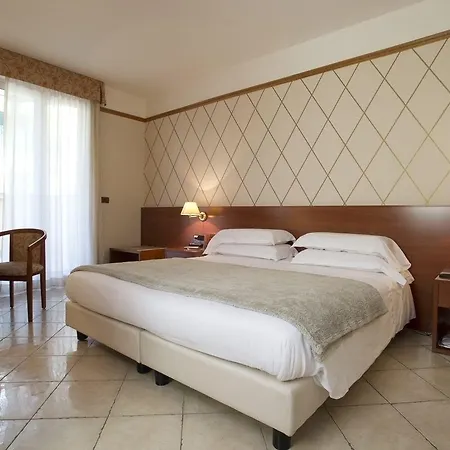 Отель Leonessa 4*
