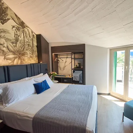 Leonessa 4* Volla (Naples)