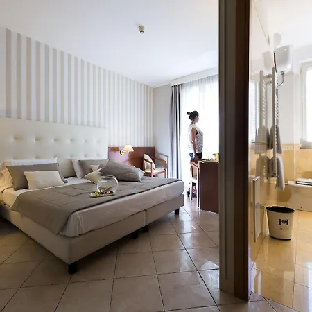 ホテル Leonessa ヴォッラ