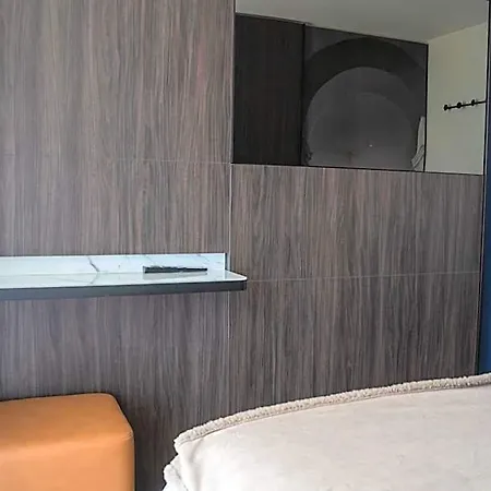 Leonessa Hotel