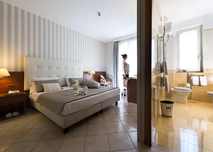 Hotell Leonessa Volla (Naples)