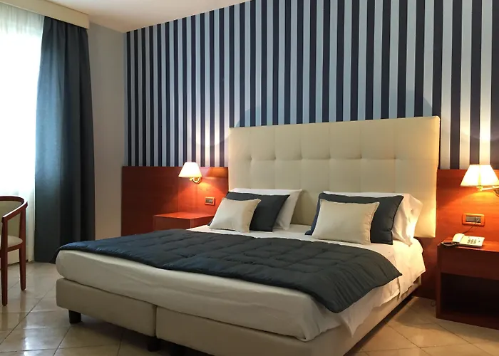 Hotell Leonessa Volla (Naples)