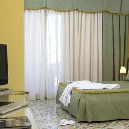 Leonessa Hotel