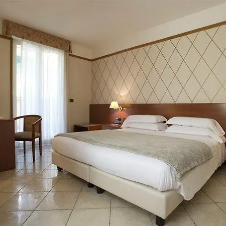 Hotel Leonessa 4*