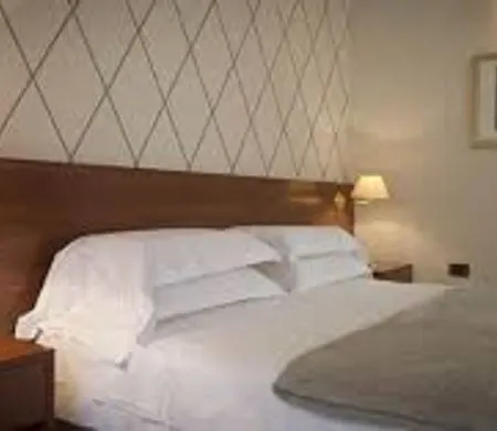 Leonessa 4* Volla (Naples)
